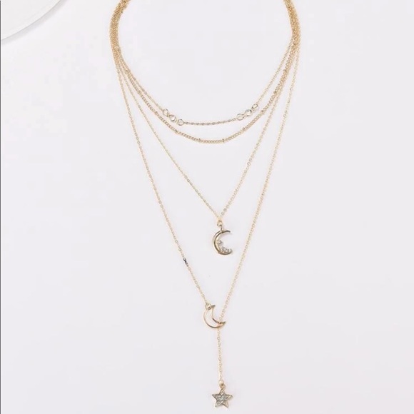 • Reina • Moon + Star Pendent Necklace - Picture 3 of 4